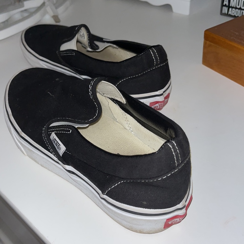 black slip on vans - Picture 3 of 4